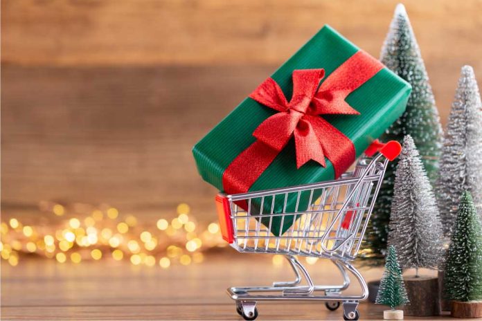 Christmas Shopping Tips: Guide to Spending Less